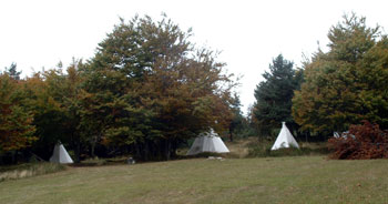Camping dans les pr&eacute;s